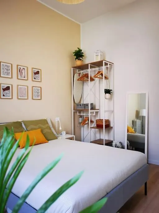 Sunny Flat 50 Meters From The Metro Apartman Milánó