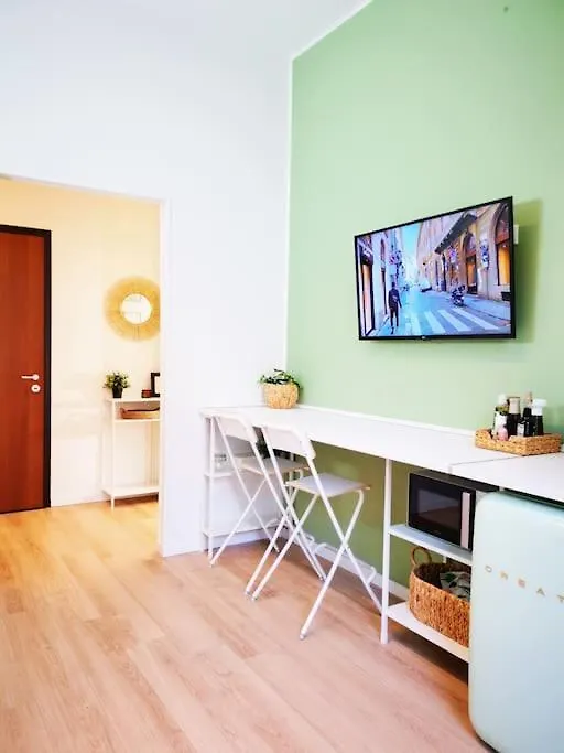 Sunny Flat 50 Meters From The Metro Lägenhet Milano