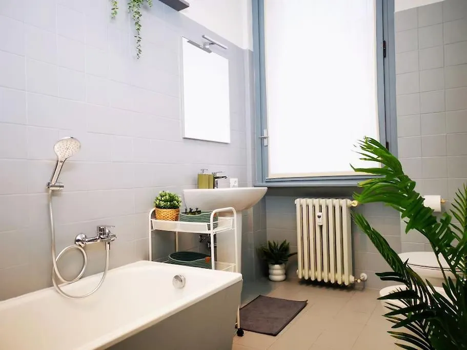Sunny Flat 50 Meters From The Metro Lägenhet Milano Italien