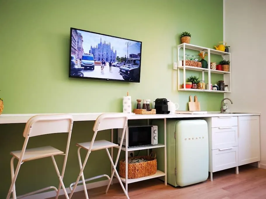 Sunny Flat 50 Meters From The Metro Lägenhet Milano