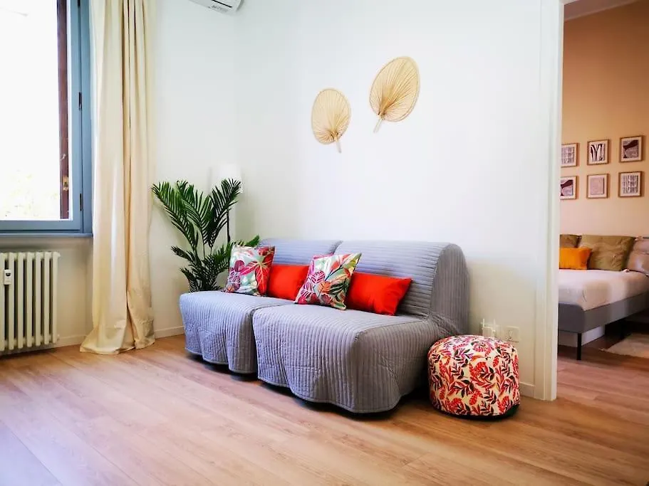 Sunny Flat 50 Meters From The Metro Lägenhet Milano Italien