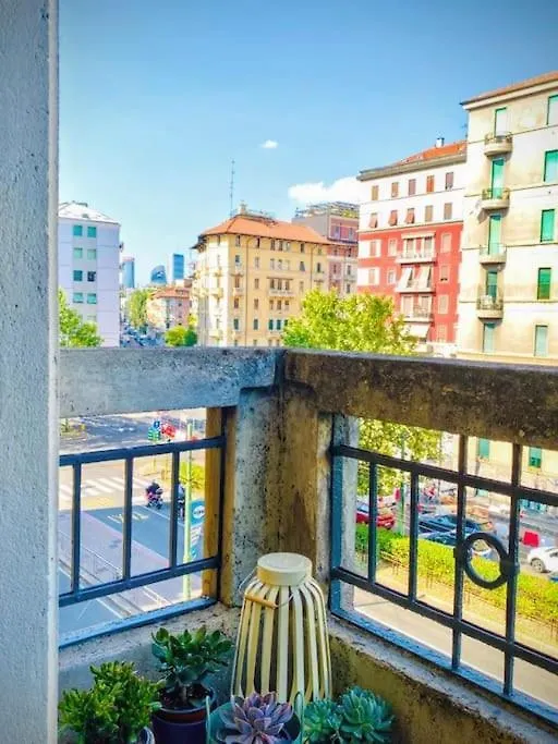 Sunny Flat 50 Meters From The Metro Lägenhet Milano Italien